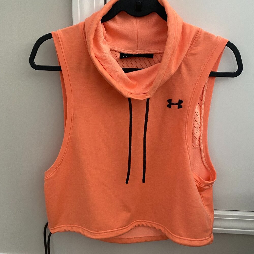 Under Armour crop Top/Sweater